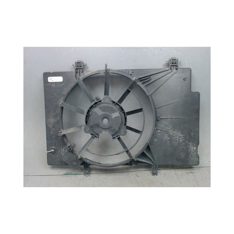 SUPPORT DE VENTILATEUR FORD FIESTA