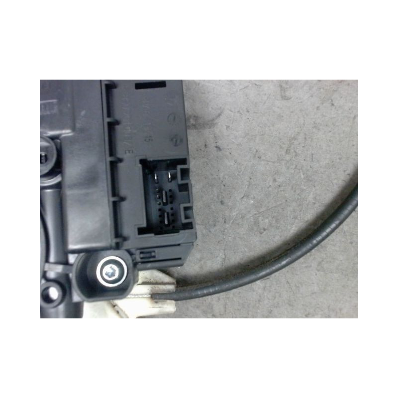 MECANISME+MOTEUR LEVE-GLACE ARRIERE DROIT VOLKSWAGEN POLO 5 PHASE 2 1.4 TDI - 12V T