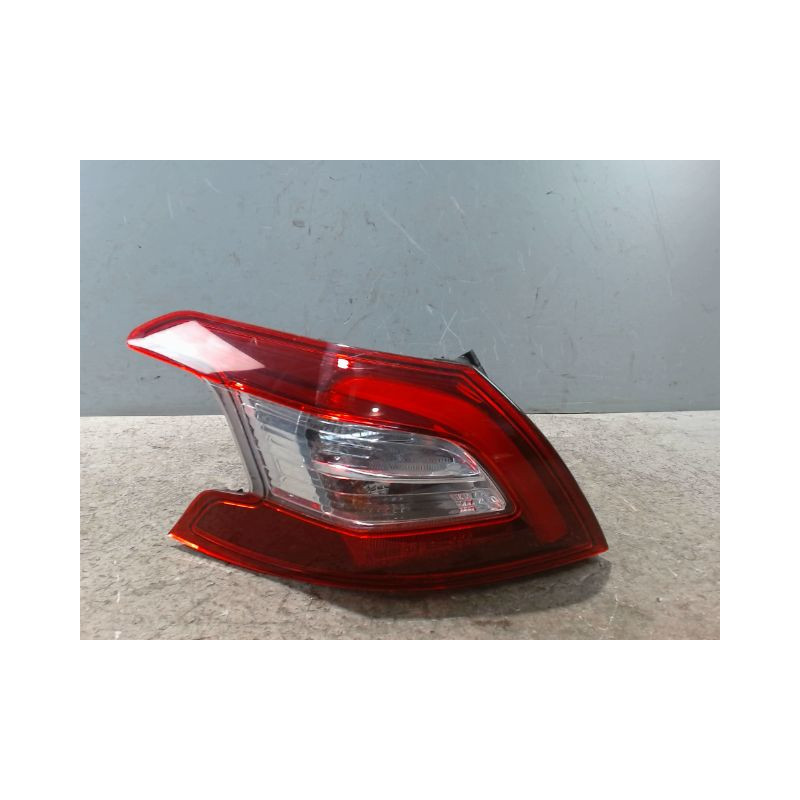 FEU ARRIERE GAUCHE  PEUGEOT 308 2011-