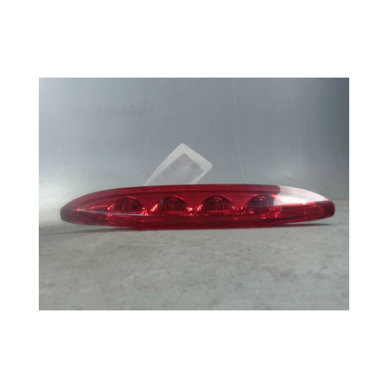FEUX STOP SUPPLEMENTAIRE PEUGEOT 208