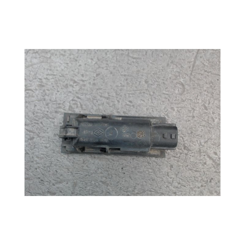 ECLAIREUR PLAQUE DE POLICE DROIT RENAULT CLIO