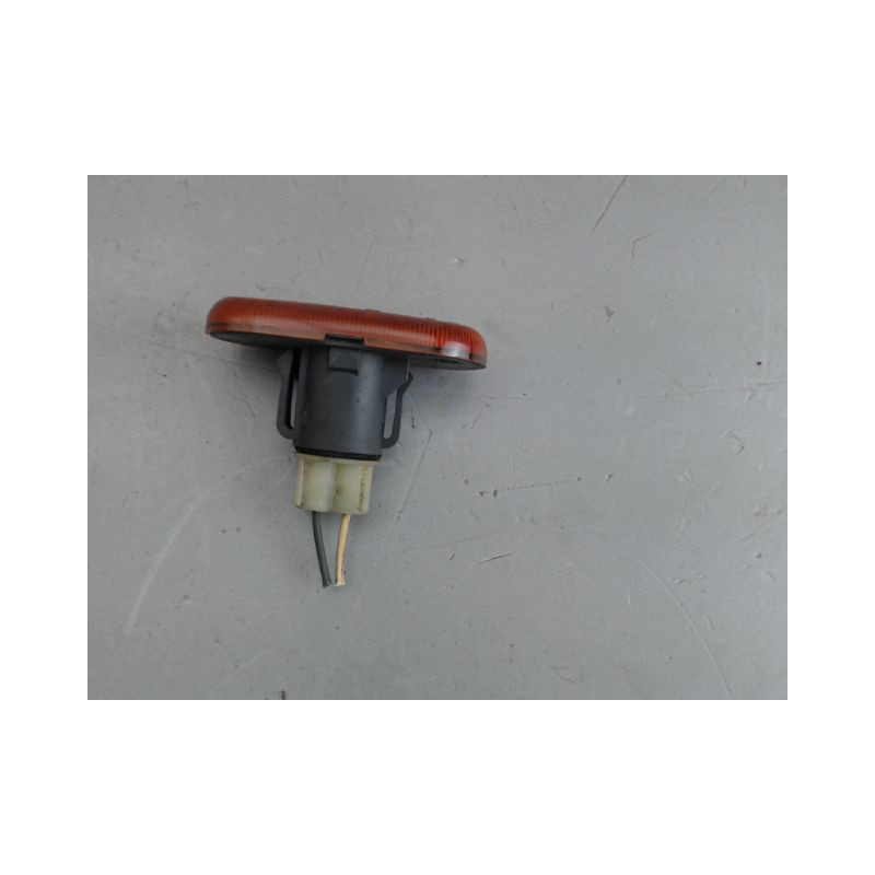 REPETITEUR AILE DROIT RENAULT MEGANE