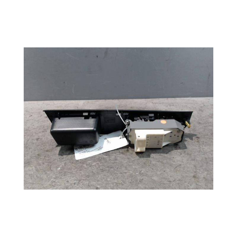 COMMANDE LEVE-GLACE PORTE AVG TOYOTA YARIS