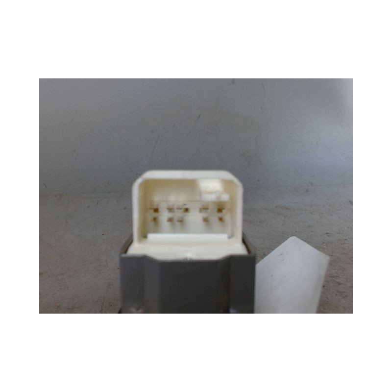 COMMANDE LEVE-GLACE PORTE AVG TOYOTA YARIS