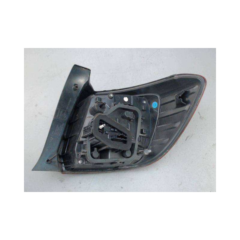 FEU ARRIERE GAUCHE  DACIA SANDERO