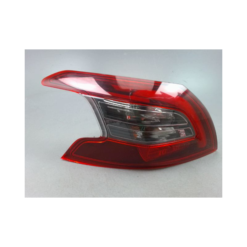 FEU ARRIERE GAUCHE  PEUGEOT 308 2011-