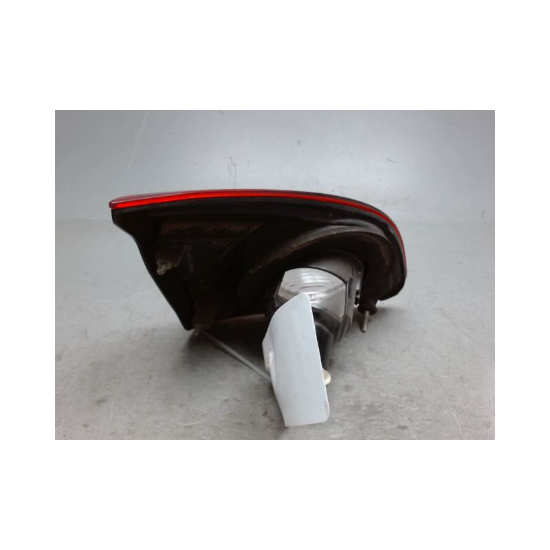 FEU ARRIERE INTERIEUR DROIT NISSAN QHASQAI 2007-