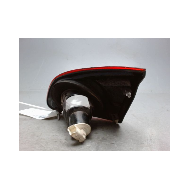 FEU ARRIERE INTERIEUR GAUCHE NISSAN QHASQAI 2007-