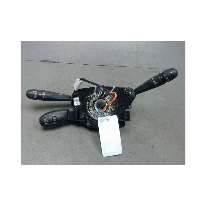 BLOC COMMODOS PEUGEOT 2008
