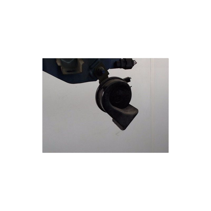TRAVERSE SUPERIEURE ARMATURE AVANT NISSAN NOTE 06-09