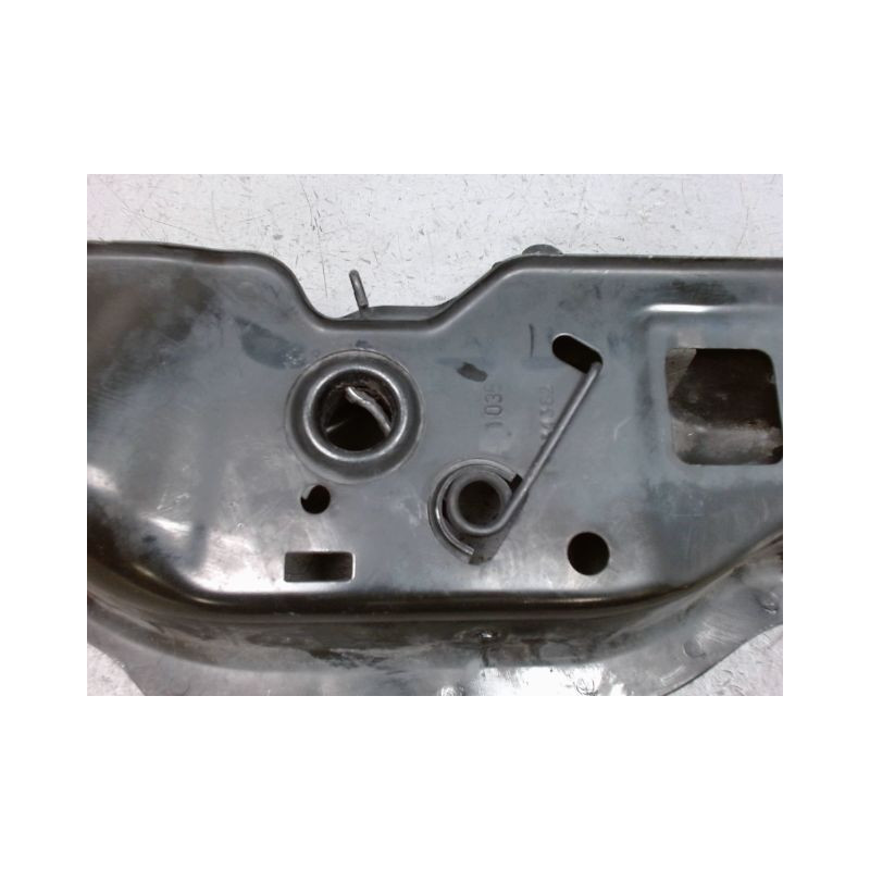 TRAVERSE SUPERIEURE ARMATURE AVANT OPEL CORSA