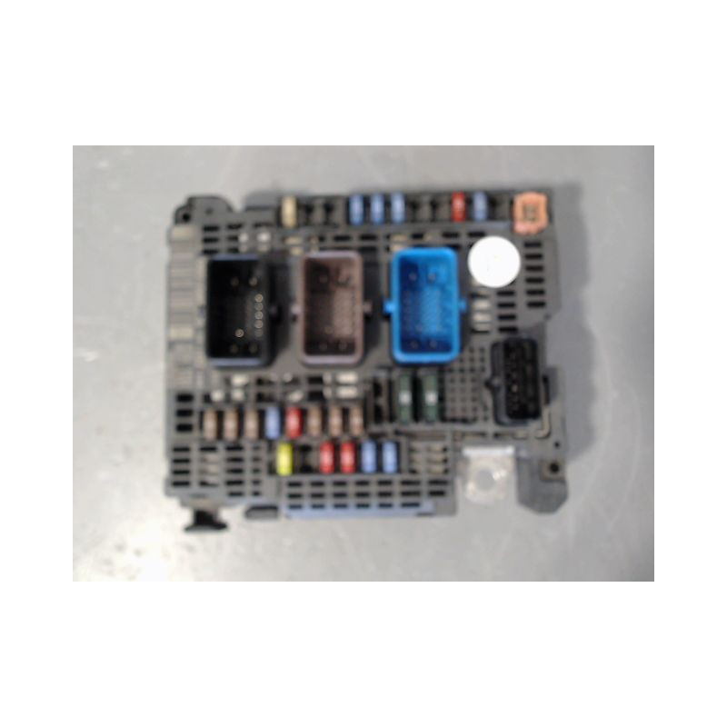 BOITE A FUSIBLES CITROEN C4 2010-