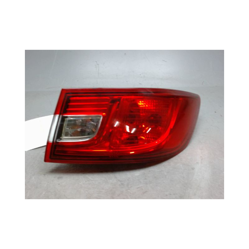 FEU ARRIERE DROIT RENAULT CLIO 4 PHASE 2 0.9I - 12V TURB