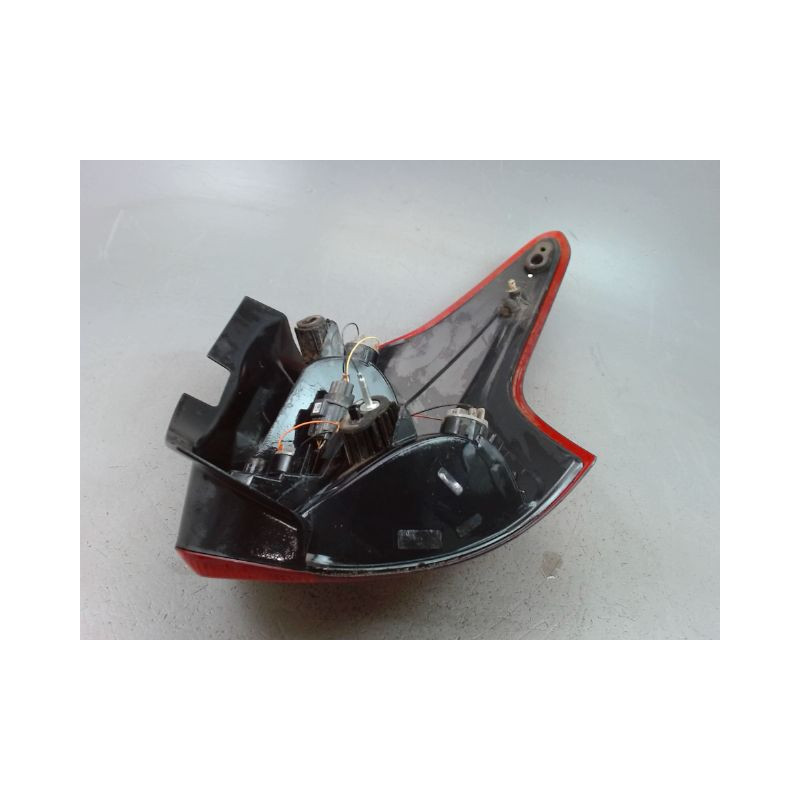 FEU ARRIERE GAUCHE  FORD FOCUS III 2011-...