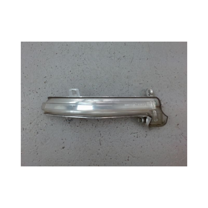 REPETITEUR RETROVISEUR DROIT BMW X1