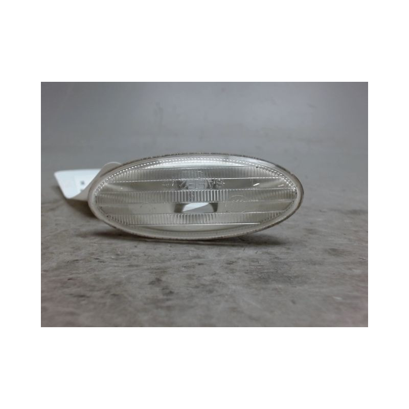 REPETITEUR AILE GAUCHE NISSAN QASHQAI