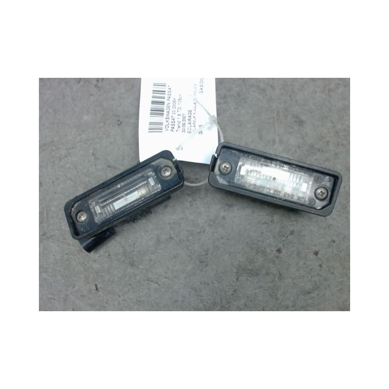 ECLAIREUR PLAQUE DE POLICE VOLKSWAGEN PASSAT 2005-