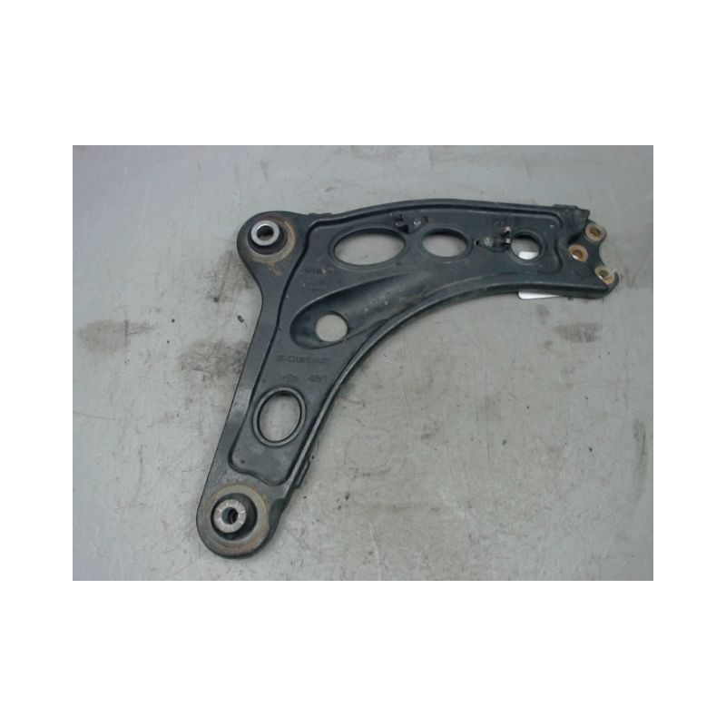 TRIANGLE INFERIEUR AVANT DROIT RENAULT TRAFIC