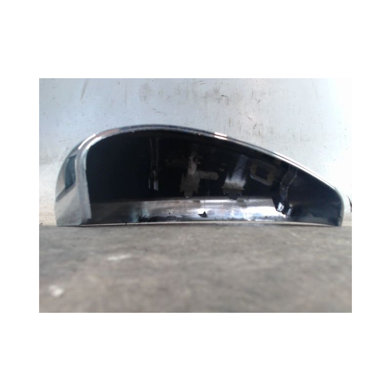 CARENAGE RETROVISEUR EXTERIEUR DROIT PEUGEOT 208