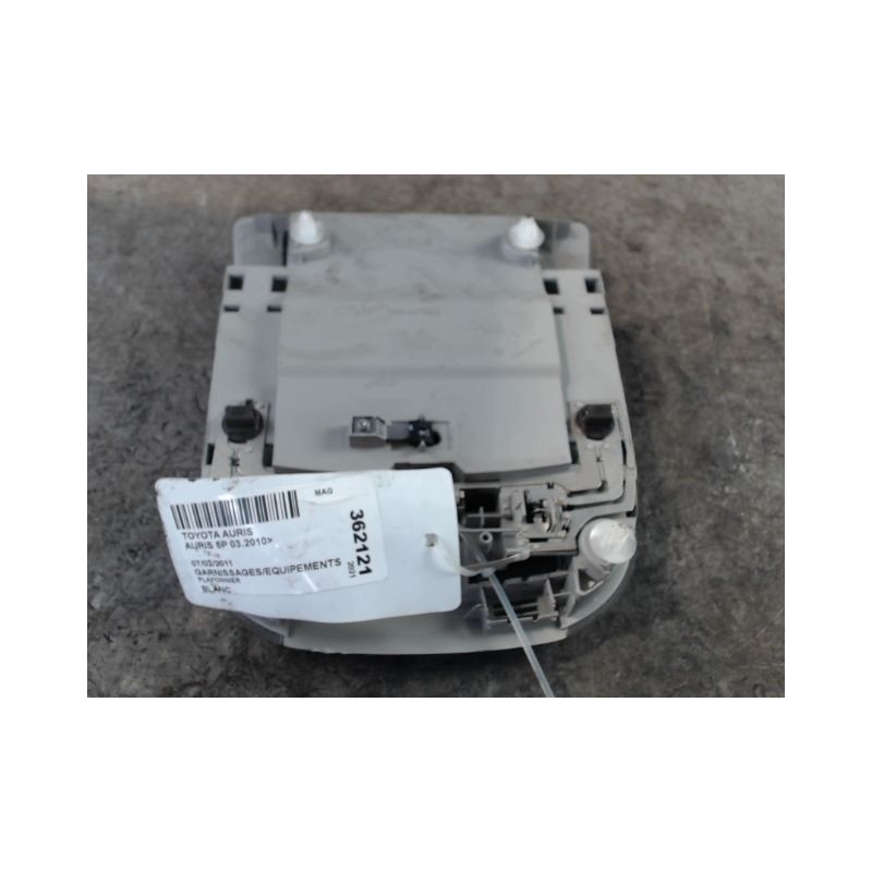 PLAFONNIER TOYOTA AURIS 2010-