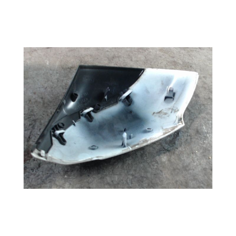 CARENAGE RETROVISEUR EXTERIEUR DROIT RENAULT SCENIC III 2009-