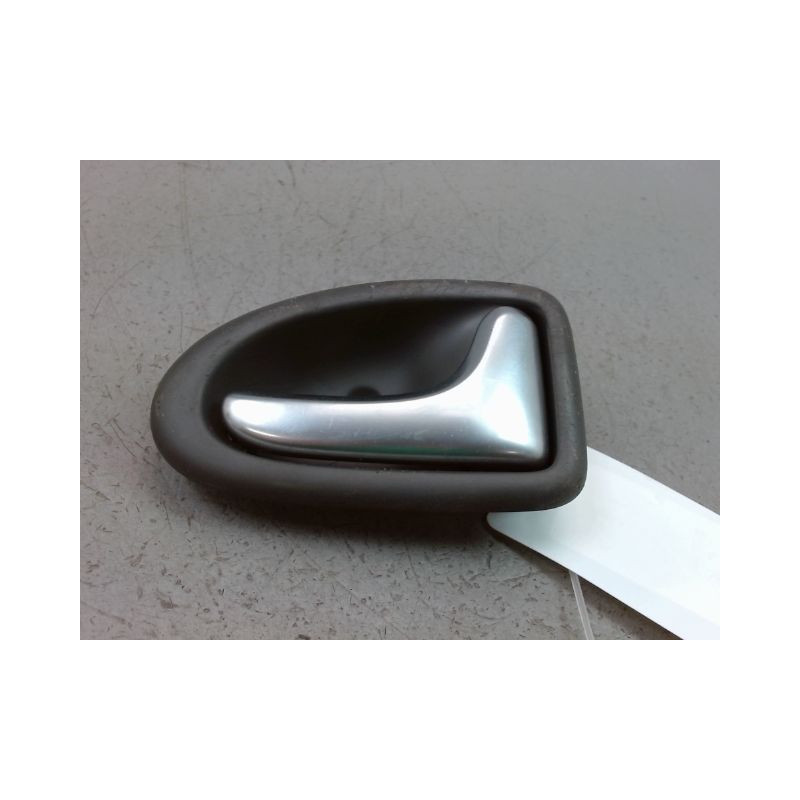 POIGNEE INTERIEURE PORTE AVANT DROIT RENAULT MEGANE SCENIC MONOSP. I Phase 2 1999-2003