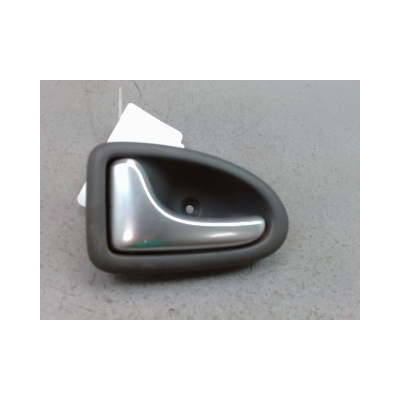 POIGNEE INTERIEURE PORTE ARRIERE GAUCHE RENAULT MEGANE SCENIC MONOSP. I Phase 2 1999-2003