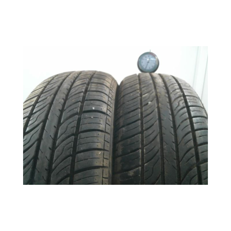 Paire de pneus ROVELO RHP 780  175 65 14 82 T