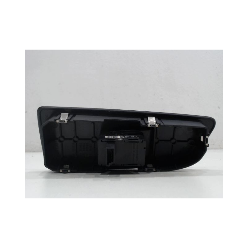 COMMANDE LEVE-GLACE PORTE AVD B.M.W. SERIE 1