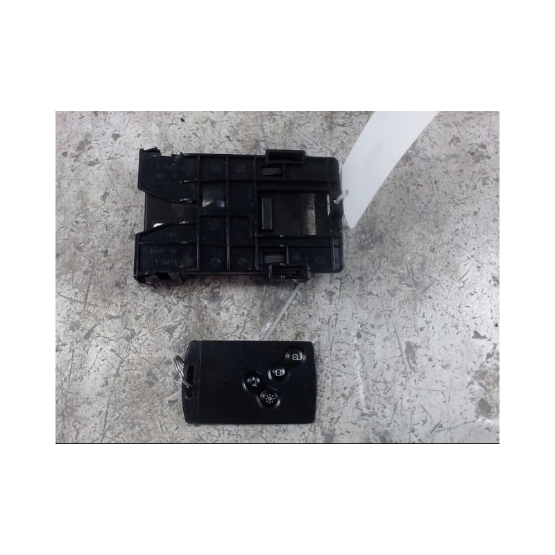 LECTEUR DE CARTE RENAULT LAGUNA III 2007-