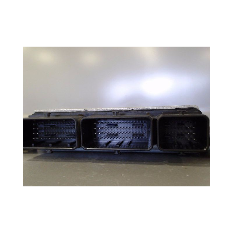 CALCULATEUR MOTEUR DACIA DUSTER