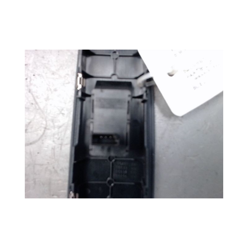 COMMANDE LEVE-GLACE PORTE AVD B.M.W. SERIE 1