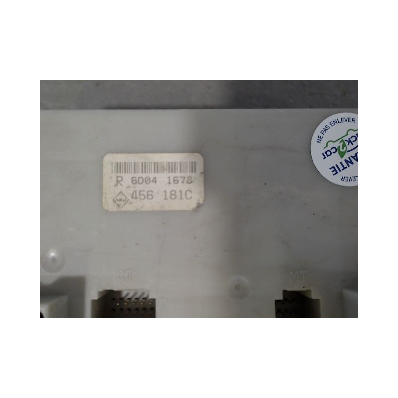 BOITE A FUSIBLES RENAULT CLIO III 2005-