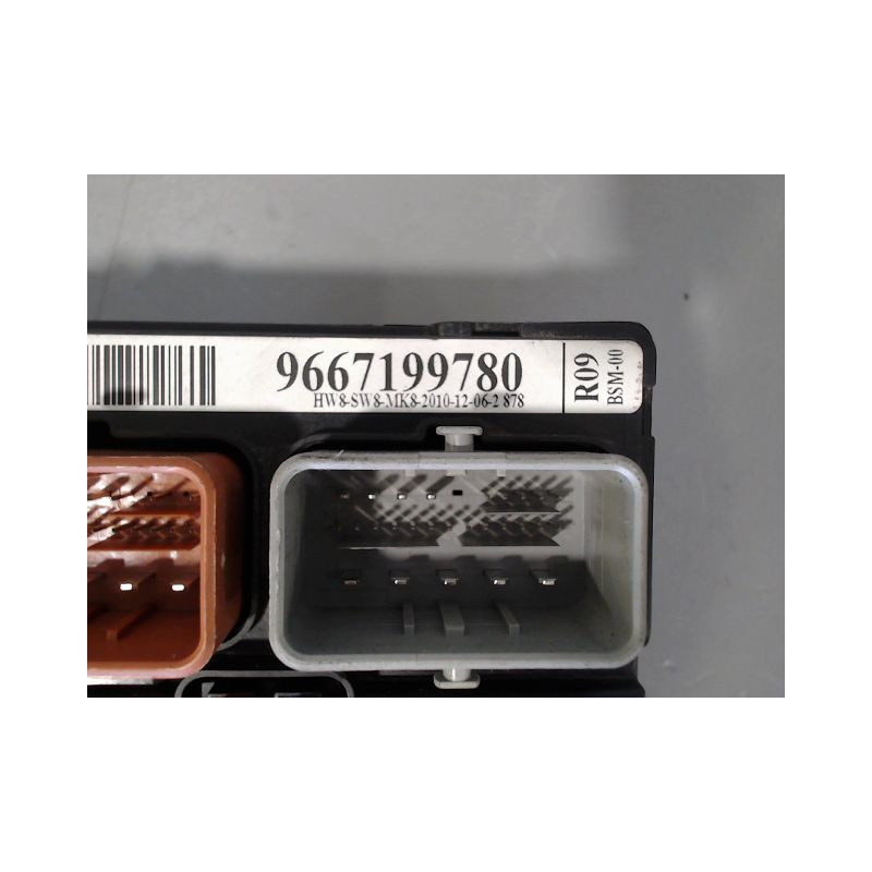 BOITE A FUSIBLES PEUGEOT 207 2011-