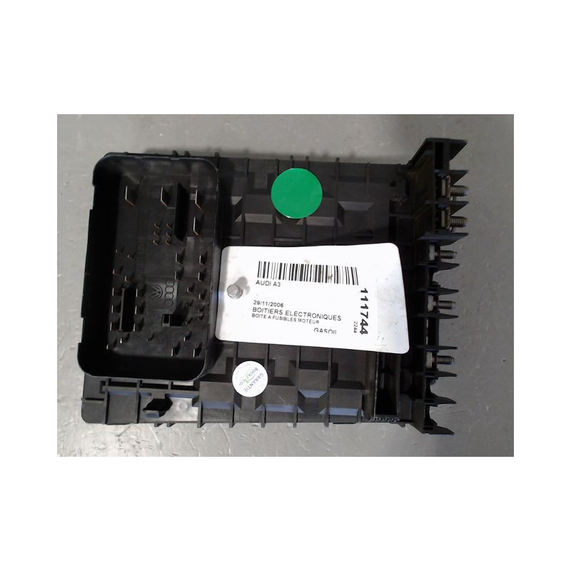 BOITE A FUSIBLES AUDI A3