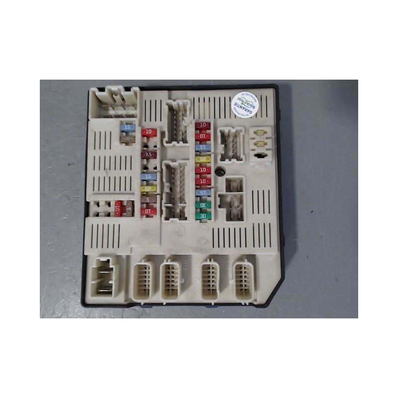 BOITE A FUSIBLES RENAULT LAGUNA III Phase 1 2007-2010