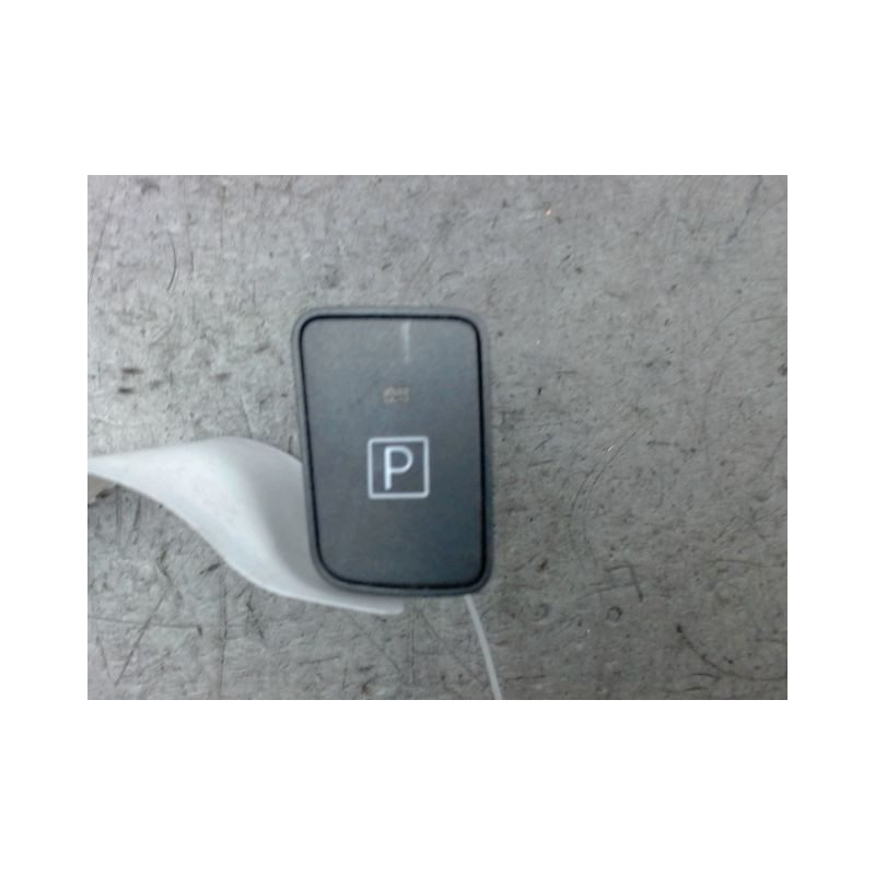 INTERIEUR COMMANDE FREIN A MAIN TOYOTA AURIS