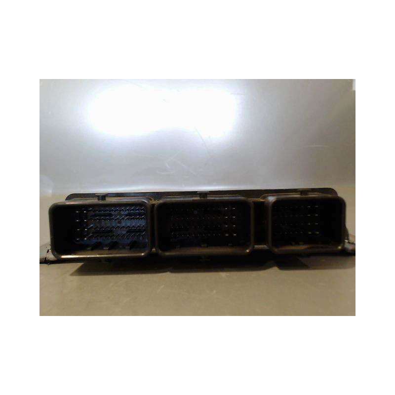 CALCULATEUR MOTEUR DACIA SANDERO