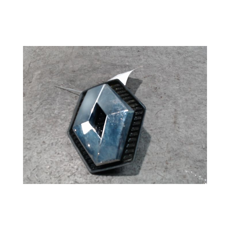 SIGLE CALANDRE RENAULT VELSATIS 2005-