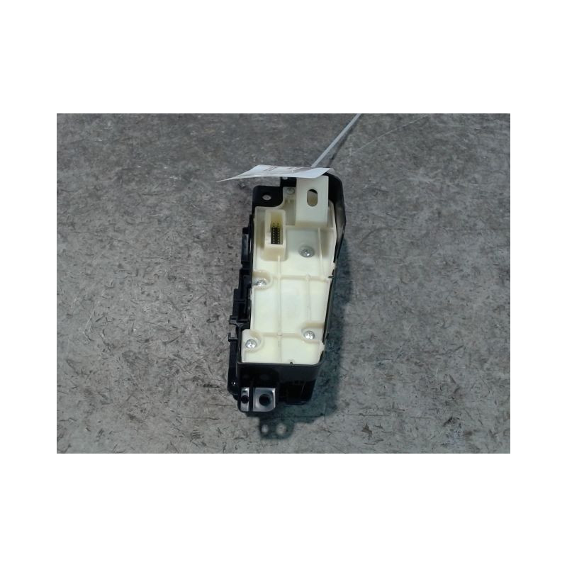 INTERIEUR COMMANDE FREIN A MAIN TOYOTA RAV4 2006