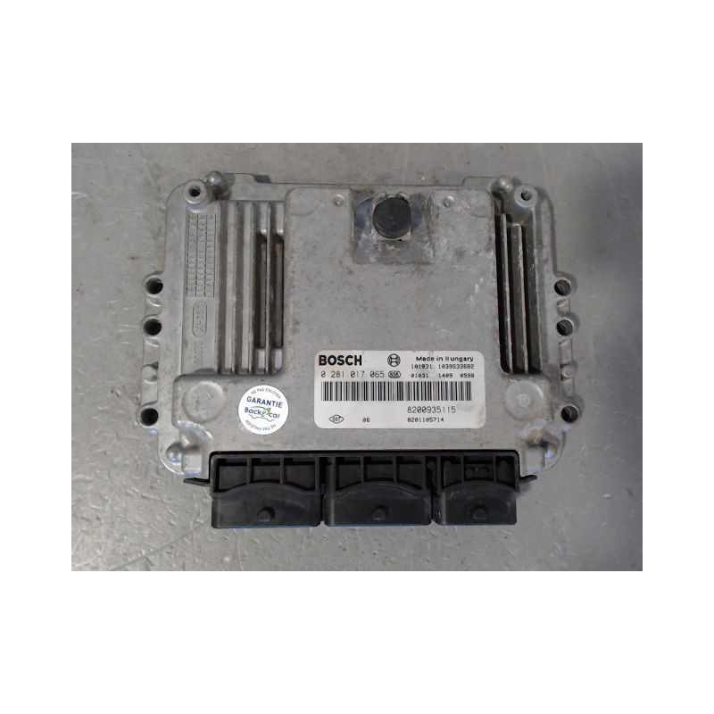 CALCULATEUR MOTEUR RENAULT TRAFIC
