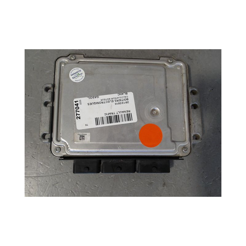 CALCULATEUR MOTEUR RENAULT TRAFIC