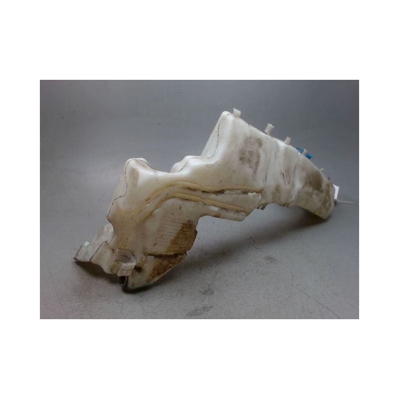 RESERVOIR LAVE-GLACE AVANT FORD FOCUS