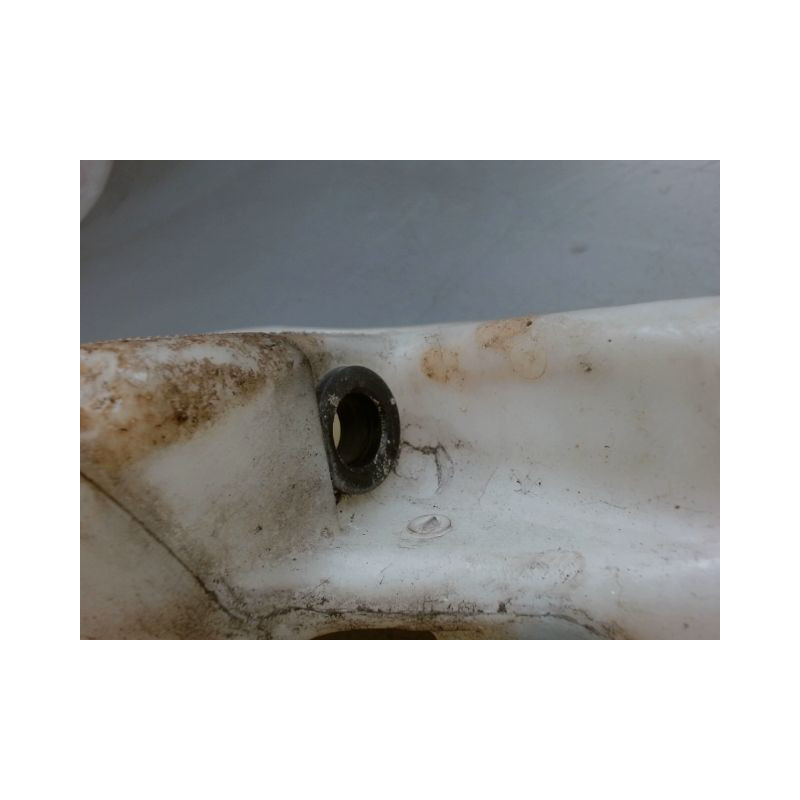 RESERVOIR LAVE-GLACE AVANT FORD FOCUS