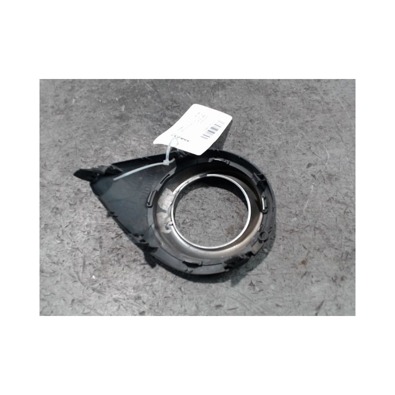 OBTURATEUR PHARE ADDITIONNEL PARE-CHOC AVG TOYOTA VERSO 2010-