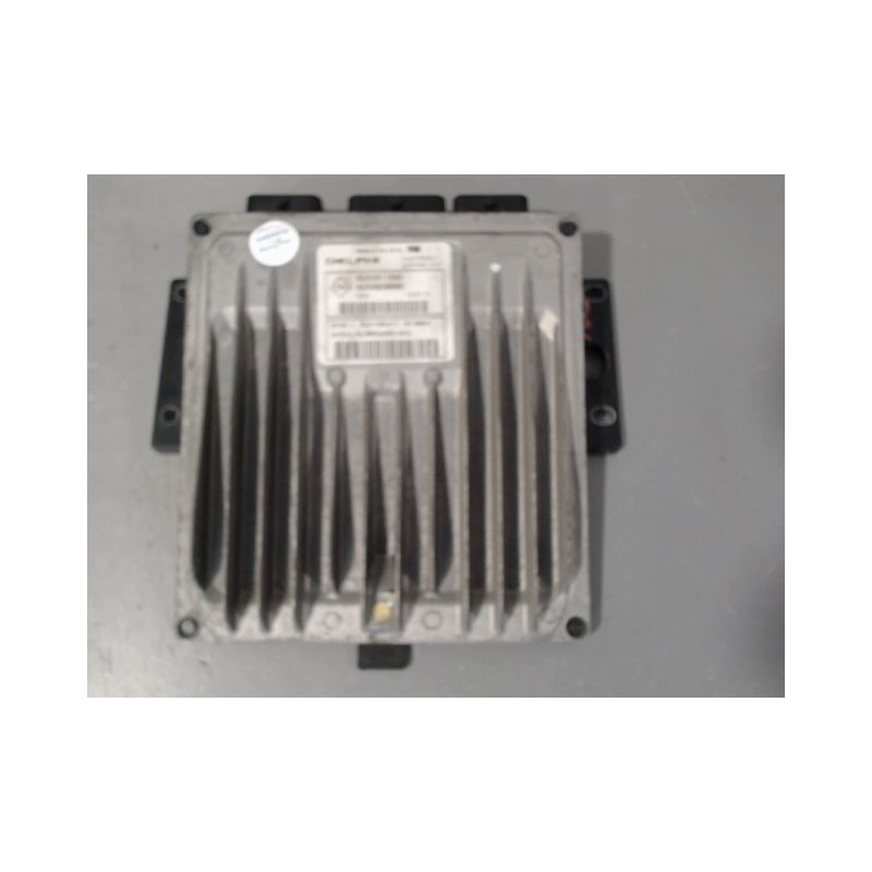 CALCULATEUR MOTEUR RENAULT CLIO