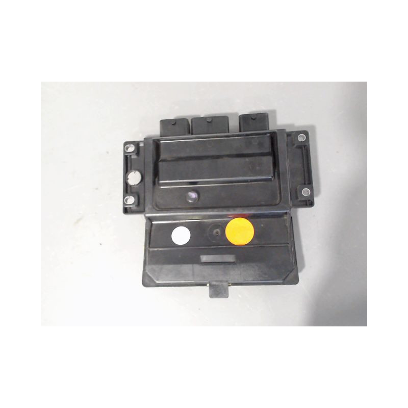 CALCULATEUR MOTEUR RENAULT CLIO