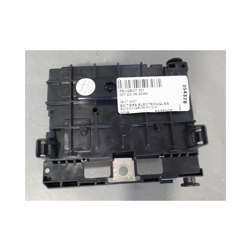 BOITE A FUSIBLES PEUGEOT 307 CC 2005-