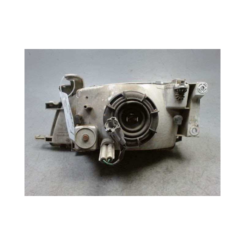 PHARE DROIT TOYOTA CARINA