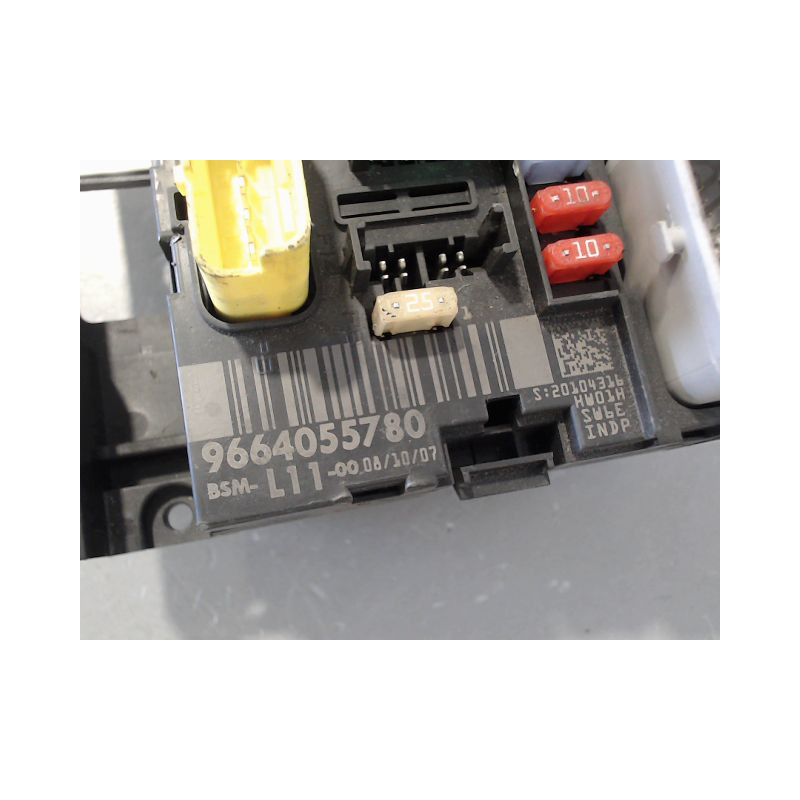 BOITE A FUSIBLES PEUGEOT 207 SW